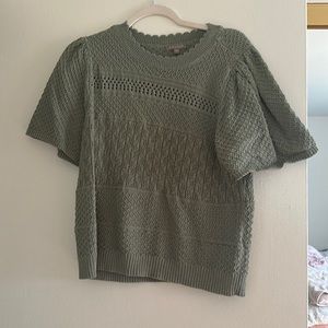 Short sleeve knit blouse